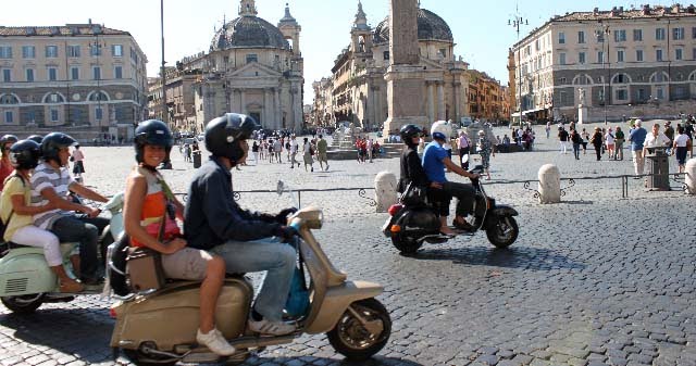 Tour de Vespa em Português