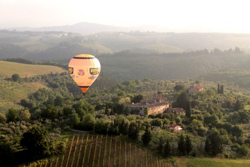 PASSEIO  DE  BALÃO NA TOSCANA