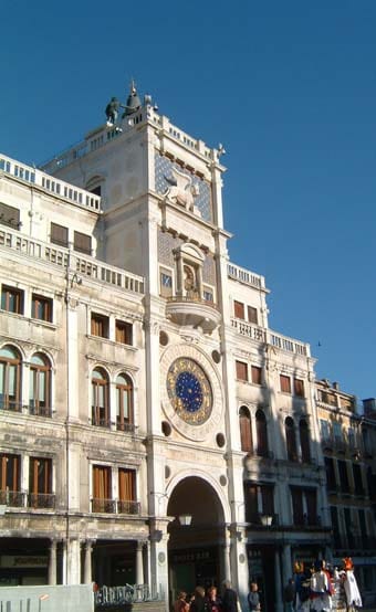 TORRE  DELL  OROLOGIO